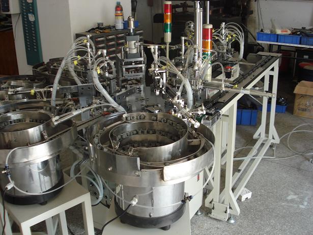 琴鍵開關自動裝帽機2